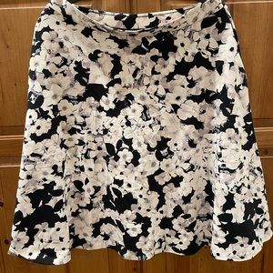 Adrienne Vittadini Black&White Floral Flare Skirt, Size L